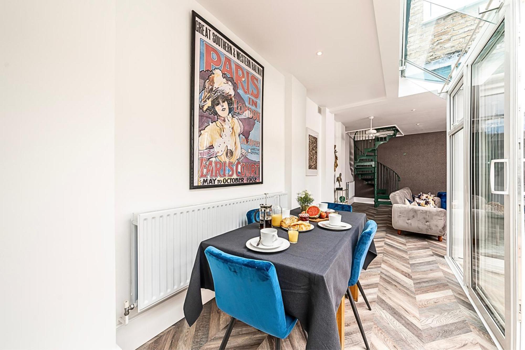 The Secret Kensington Garden Mews-2 Bedroom Full House-2 Train Lines- Spacious-Kings Road- Harrods -Chelsea Stadium-Private Small Patio London Kültér fotó